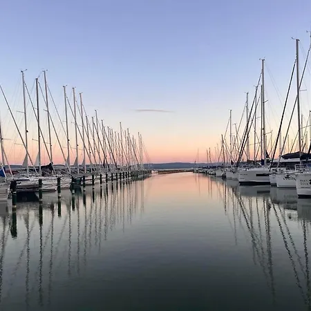 Bl Lakeside With Pool, Medences Apartman, Privat Partszakasszal Balatonlelle