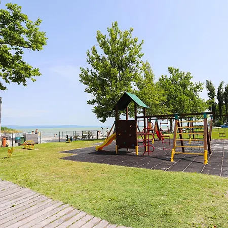 Apartment Bl Lakeside With Pool, Medences Apartman, Privat Partszakasszal