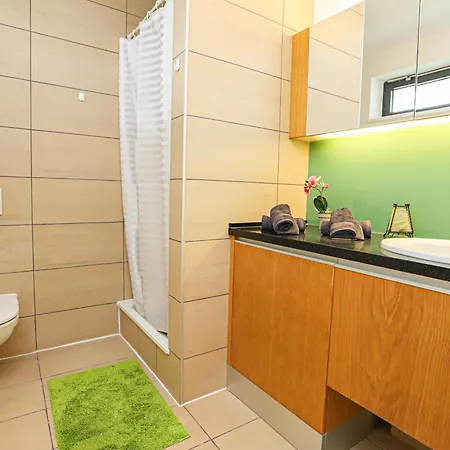Bl Lakeside With Pool, Medences Apartman, Privat Partszakasszal Apartment Balatonlelle