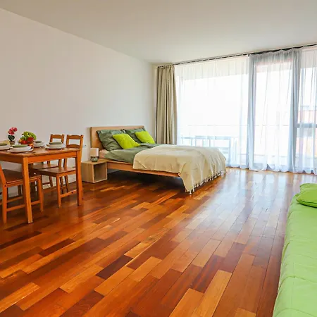 Apartment Bl Lakeside With Pool, Medences Apartman, Privat Partszakasszal Balatonlelle