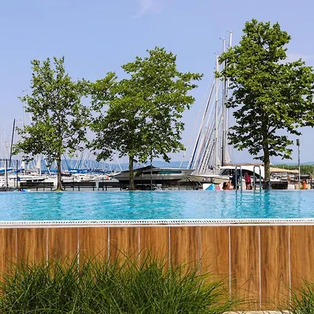 Apartment Bl Lakeview *