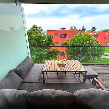 Apartment Bl Lakeside With Pool, Medences Apartman, Privat Partszakasszal Balatonlelle