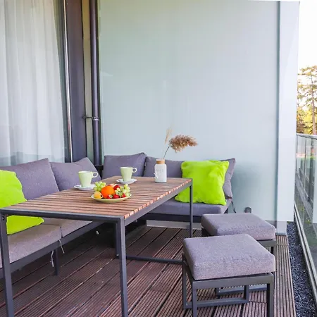 Bl Lakeside With Pool, Medencés Apartman, Privát Partszakasszal *
