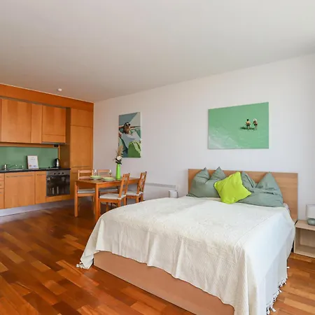 Bl Lakeside With Pool, Medencés Apartman, Privát Partszakasszal Appartement *