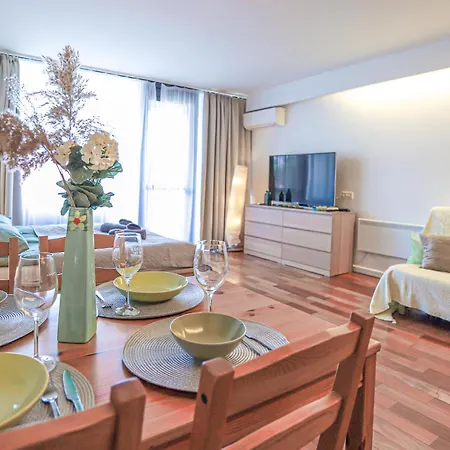 Bl Lakeside With Pool, Medences Apartman, Privat Partszakasszal Apartment